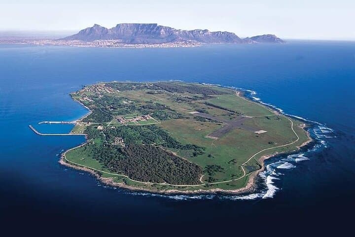 5-Day Cape Town: Robben Island, Table Mountain, Big Five Safari & Winelands photo 2