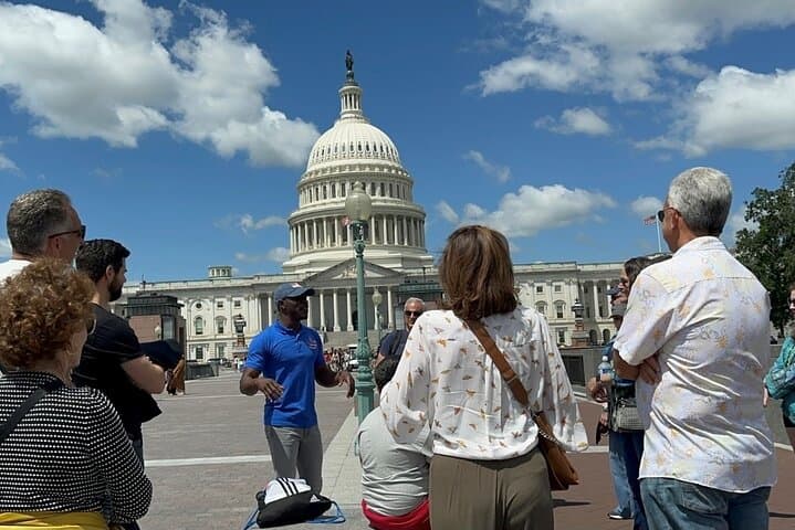 inside-the-us-capitol-rotunda-crypts-library-of-congress-walking-tour photo 4