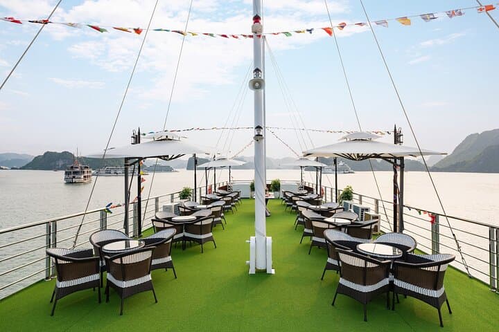 Halong Bay 5-Star Day Cruise: Buffet, Kayaking, Sung Sot Cave & Jacuzzi photo 4