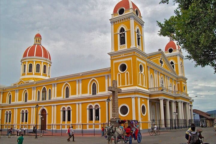 Private Day Trip to Granada & Islets from Tamarindo: Volcano Views, Markets & Monkey Island