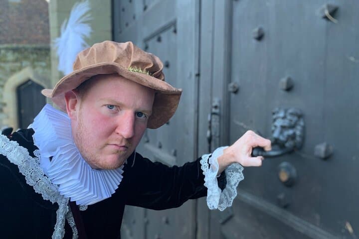 Warwick in Character: Robert Dudley Walking Tour of Warwick Castle and Town photo 2
