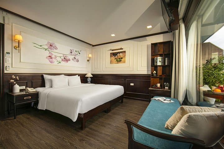 Luxury 5-Star Lan Ha Bay Cruise: 2D1N & 3D2N Halong Bay Escape photo 3