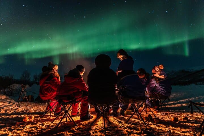 Tromsø Northern Lights Chase with Campfire, Reindeer Sausage & Pro Photos photo 3