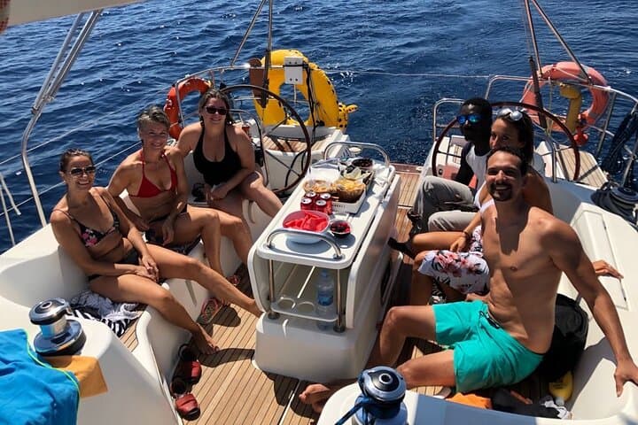Barcelona Small-Group Sailing Tour with Cava and Snacks — Port Olímpic Cruise photo 2