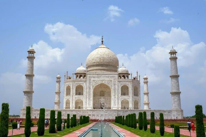 Taj Mahal Day Trip from Delhi via Gatimaan Express — Private Tour photo 4