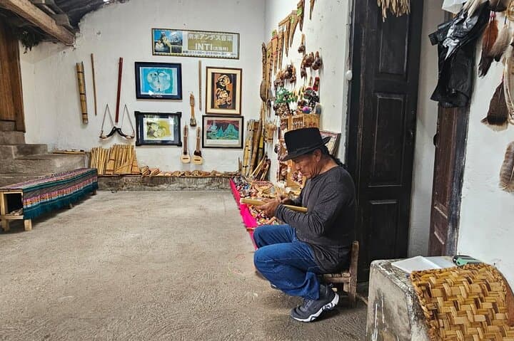Otavalo Market, Art & Music: Equator Day Trip from Quito photo 4