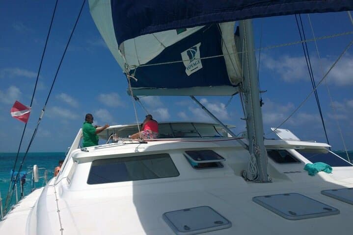 Sailing Roatan’s Southshore: Private Catamaran to French Key & Oakridge photo 3