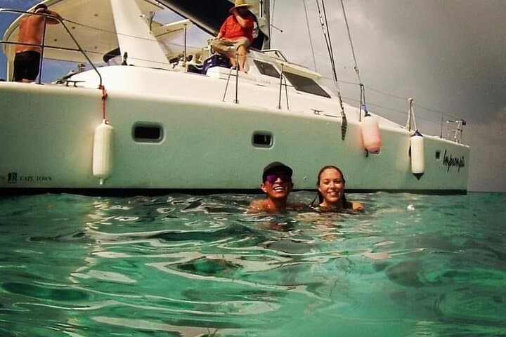 Sailing Roatan’s Southshore: Private Catamaran to French Key & Oakridge photo 5