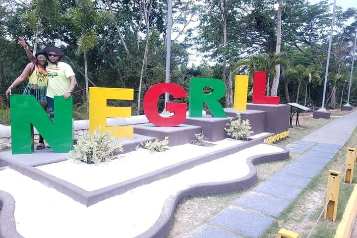 Experience the Exhilaration of Negril’s 7 Mile Beach and Rick's Cafe