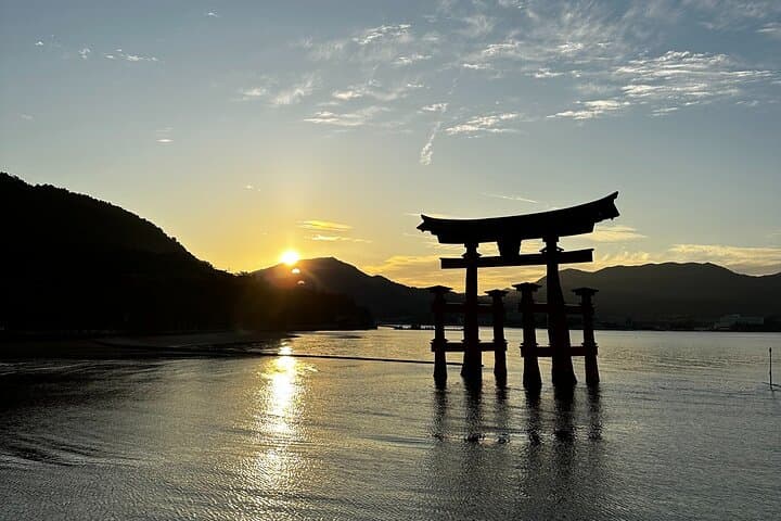 Miyajima Island Tour: Itsukushima Shrine, Daisho-in & Five-Storied Pagoda in 4 Hours photo 3