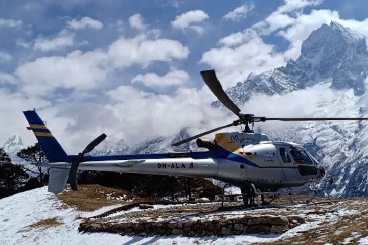 Helicopter Transfer from Gorakshep to Kathmandu: Everest Valley from Above photo 2