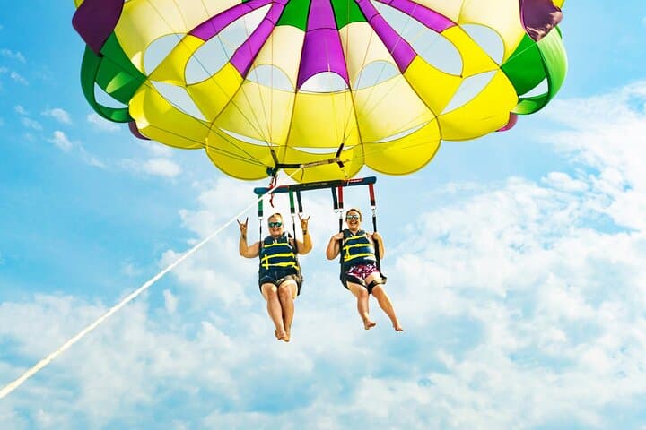 Hurghada Parasailing with Private Transfer & Speedboat Ride