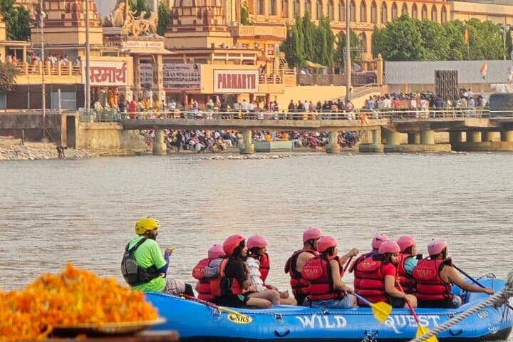 Rishikesh Guided Tour: Ganges Aarti, Ashrams & Foothill Adventures