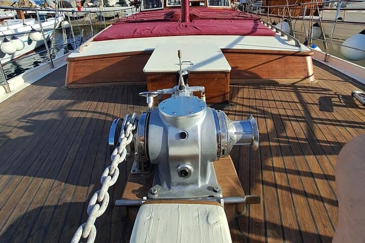 Semiprivate Galatea Schooner: Full-Day Antiparos, Despotiko & Blue Lagoon Cruise photo 6