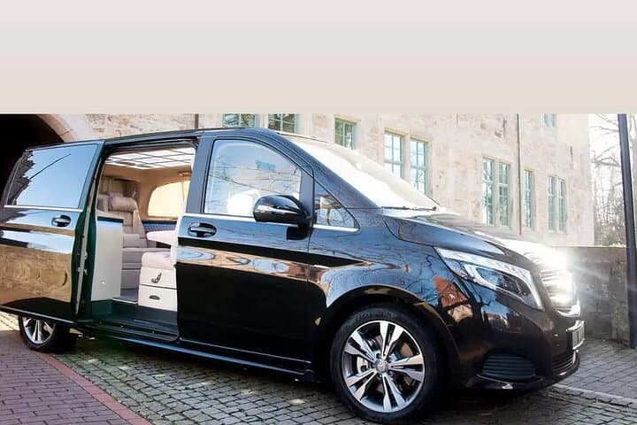 Florence Hotel-to-Meeting-Point Private Transfer — Fast, Reliable Pickup Service photo 3
