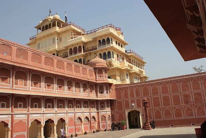 2-Day Delhi to Jaipur Private Tour: Amber Fort, City Palace & Hawa Mahal