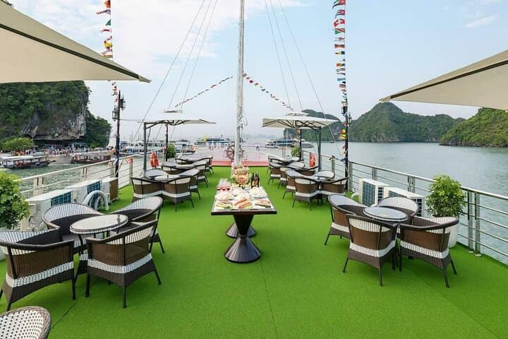 Halong Bay Day Cruise with Jacuzzi, Kayaking & Surprise Cave from Hanoi photo 6