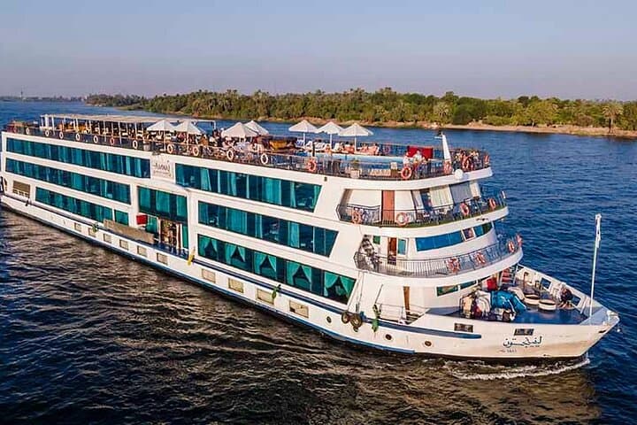 Sunrise Balloons and Temples: 4-Night Nile Cruise from Luxor to Aswan