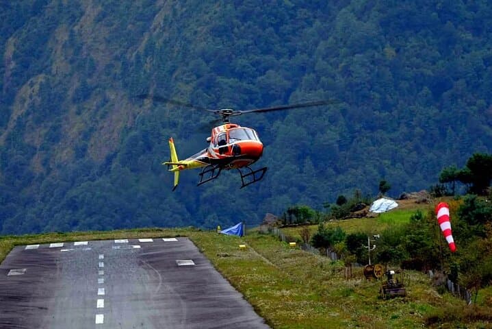 Helicopter Transfer from Gorakshep to Kathmandu: Everest Valley from Above photo 4