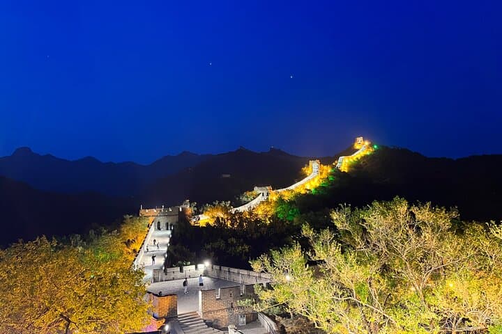 Badaling Great Wall Night Tour: Illuminated Walk and Traditional Performance photo 4