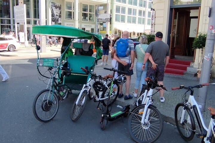 Berlin E-Bike Highlights: 3.5-Hour Small-Group Tour with Rickshaw and E-Scooters photo 4