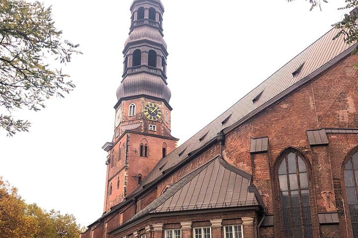 Hamburg First-Date Quiz Walking Tour — Reeperbahn, Speicherstadt & Harbor photo 3