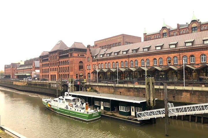 Hamburg First-Date Quiz Walking Tour — Reeperbahn, Speicherstadt & Harbor photo 4