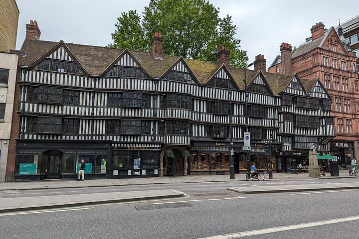 Turmoil, Templars & Oliver Twist: Covent Garden to Blackfriars Walking Tour photo 4