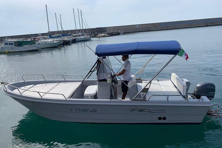 Private Ischia Island Boat Excursion: Sant'Angelo, Thermal Springs & Snorkel photo 5