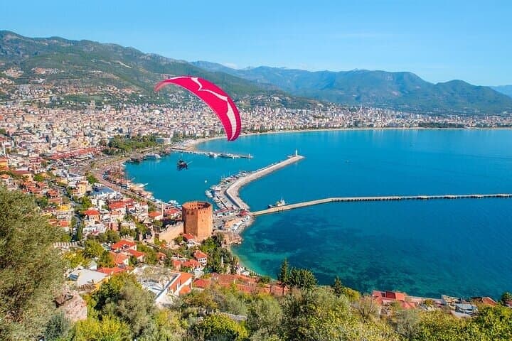 Paragliding over Cleopatra Beach: Tandem Flight from Side to Alanya