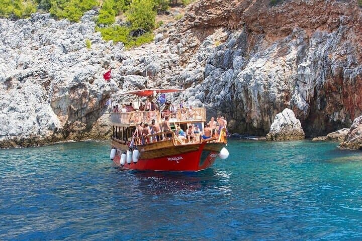 Full-Day Scuba Diving in Alanya: Two Dives, Boat Lunch & Coastal Reefs photo 4