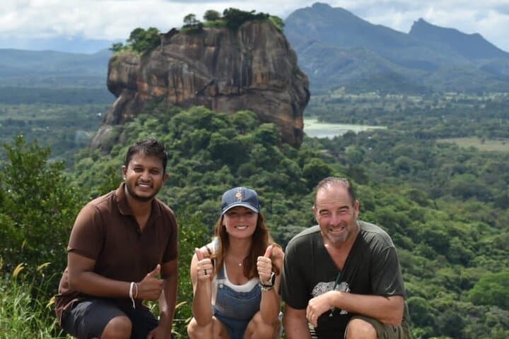Sri Lanka 4-Day Private Tour: Kandy, Sigiriya, Tea Country & Rafting