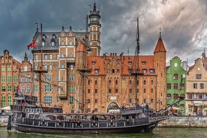 Gdańsk Food & Sightseeing Tour with Bart: Old Town Eats, Vodka and History photo 6