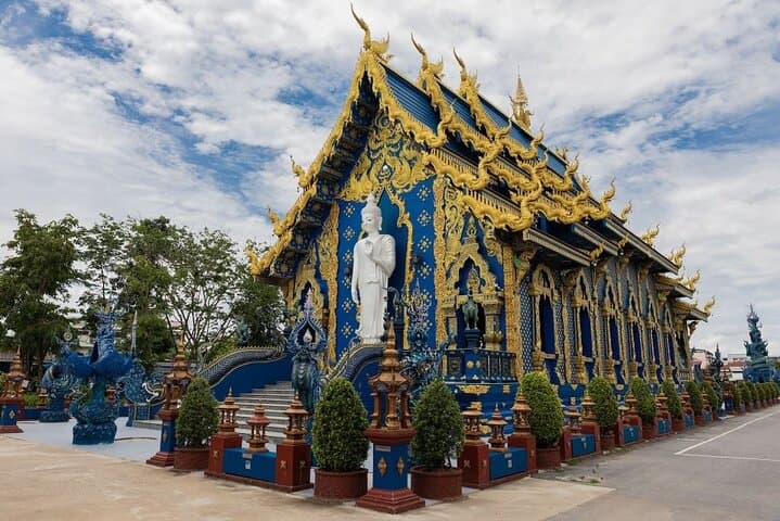 Chiang Rai's White, Black & Blue Temples: Private Full-Day Cultural Tour photo 3