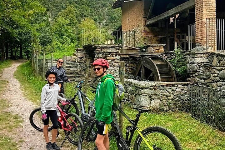 E‑bike Tour of Piccolo Mondo Antico — Panoramic Ride from Menaggio photo 4