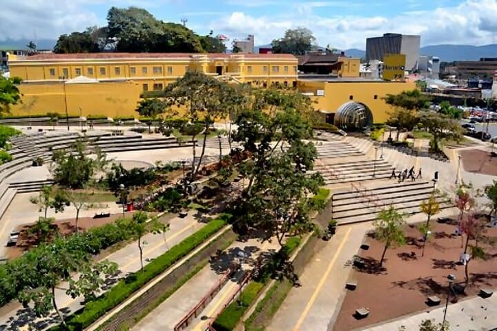 San José Highlights Walking Tour — Teatro Nacional, Barrio Amón & Cathedral photo 6