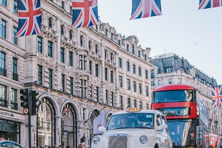 Private 4-Hour London Black Cab Tour: Iconic Sights & Local Secrets photo 3