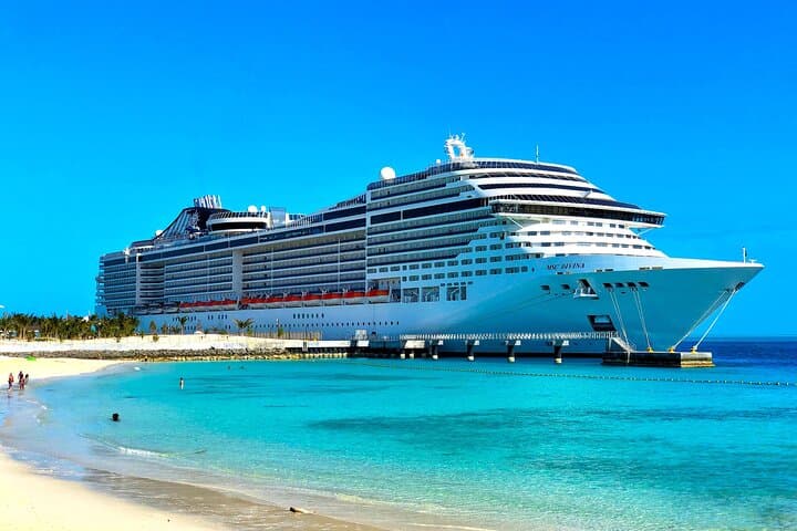 Southampton Cruise Terminals to London City — Private 90-Minute Transfer photo 1