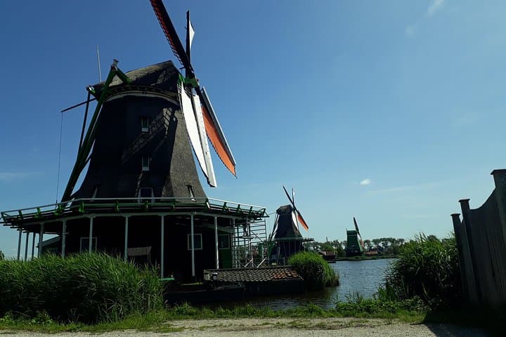 Countryside & Windmills Day Tour from Amsterdam — Zaanse Schans, Volendam & Alkmaar photo 3