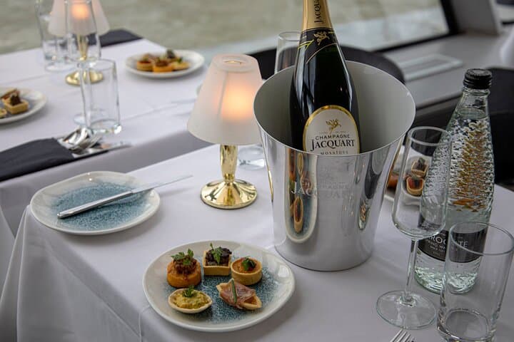 Thames Dinner Cruise London: Evening Riverboat Dinner, Views & Live Entertainment photo 3