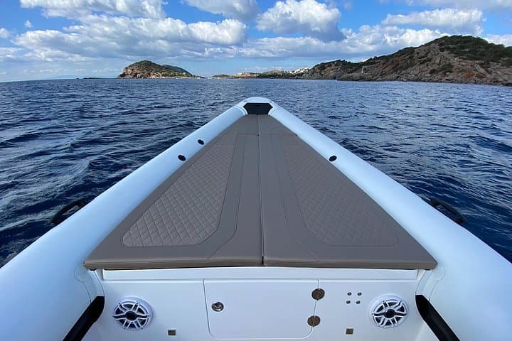 Private Blue Lagoon Cruise to Antiparos & Despotiko — Paros Boat Charter photo 3