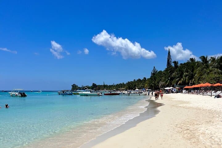 Roatan Local Island Tour: Beach Breaks, Rum Tastings & Wildlife photo 2