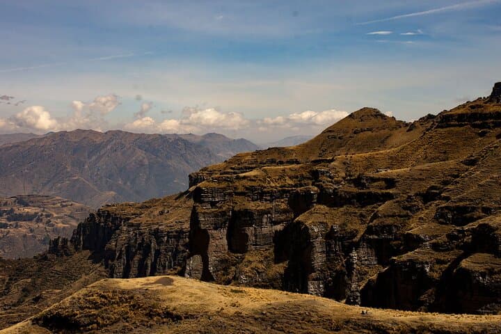One-Day Trek to Waqrapukara from Cusco — Horned Fortress Hike photo 5