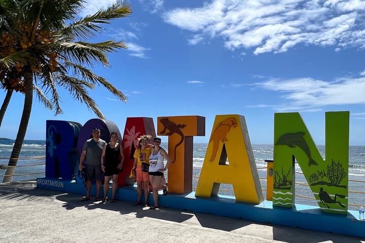 Roatan Local Island Tour: Beach Breaks, Rum Tastings & Wildlife photo 4
