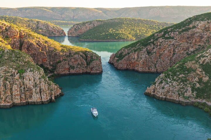 Horizontal Falls Cruise and Cygnet Bay Overnight: Kimberley Boat Tour & Pearl Farm Stay photo 2