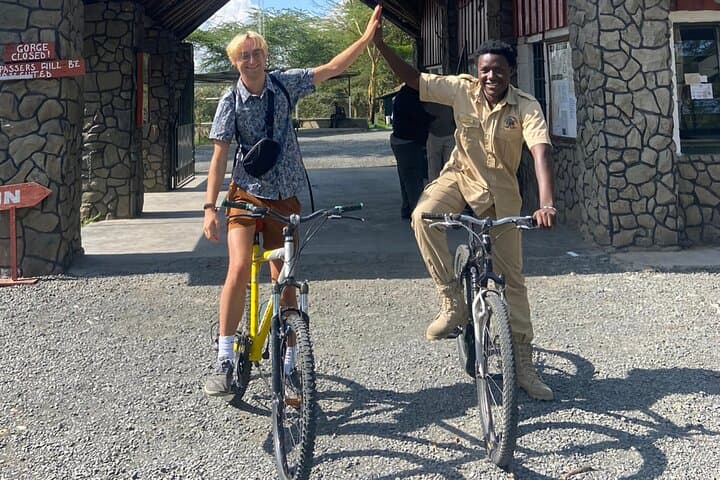 Hell's Gate & Lake Naivasha: Bike the Rift Valley Gorges from Nairobi