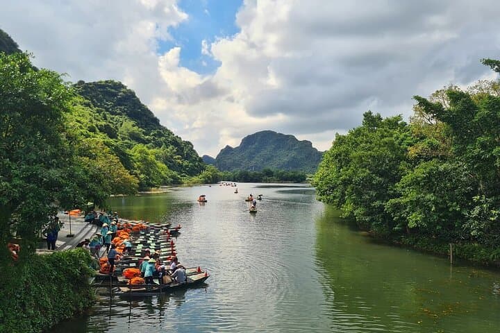 Ninh Binh Day Tour: Bai Dinh Pagoda, Trang An Boat & Mua Cave Viewpoint photo 3
