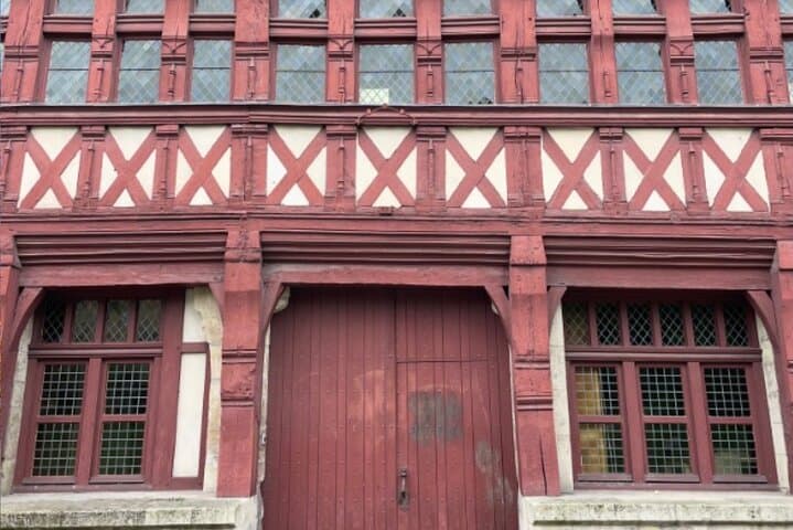 Discover Caen: Self-Guided Scavenger Hunt Through Historic Streets photo 4