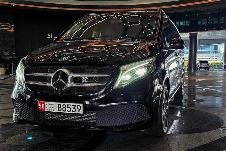 Private Abu Dhabi Airport Transfer to Dubai — Mercedes V-Class Chauffeur Service photo 1
