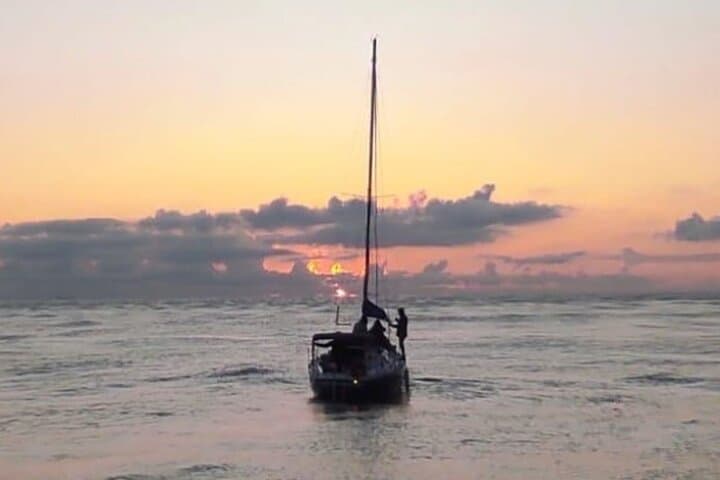 Sunset Vintage Sailboat Tour on the Douro River — Porto Private Charter photo 3